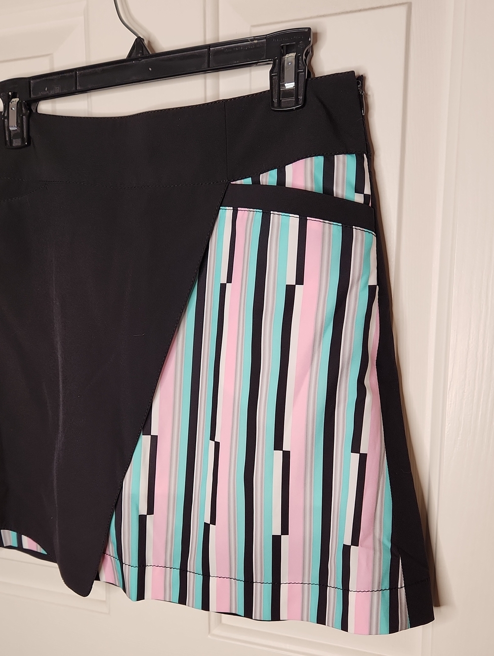 Annika by Cutter & Buck Asymmetrical Golf Skort Size 4 - Picture 3 of 12